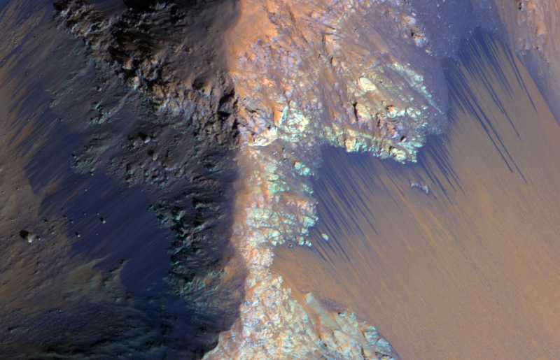 Illustration for article titled 10 Pictures Showing How We Finally Found Water on Mars